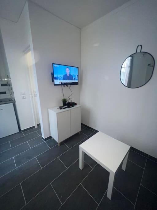Studio Cosy Refait A Neuf Levallois Levallois-Perret Exterior foto